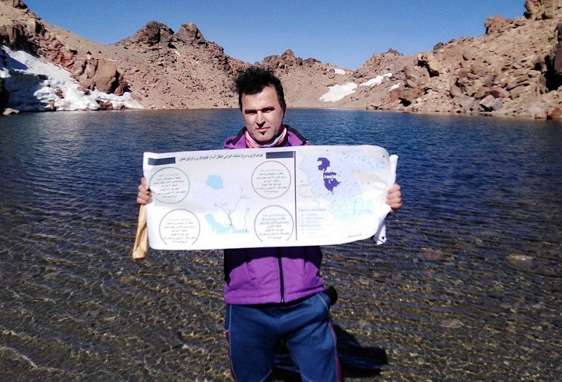 اعتراض به خشکاندن دریاچه ارومیه بر فراز ساوالان