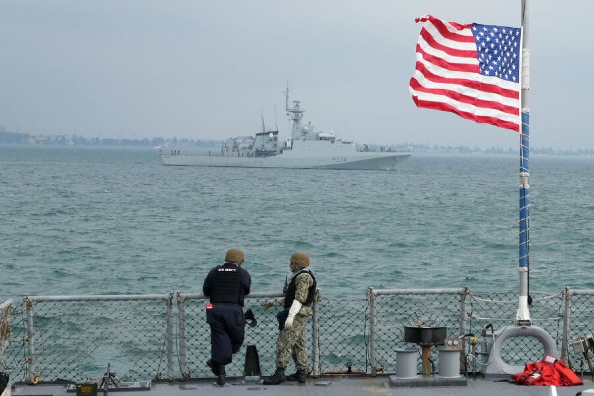 Amerika Venesuela sahillərinə hərbi gəmilər göndərib