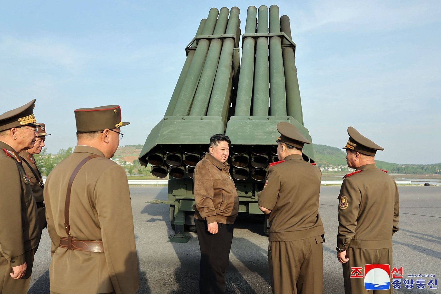 What is the reason for the Iranian regime's desire to cooperate with North Korea?