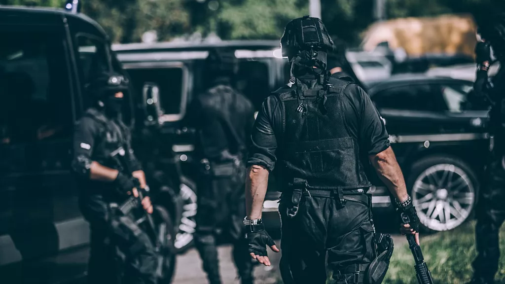 Britaniya polisi dörd iranlını “terror aktları” törətməkdə şübhəli bilinərək həbs edib