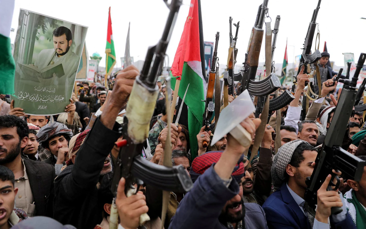 Iran abandons Houthis under relentless US bombardment