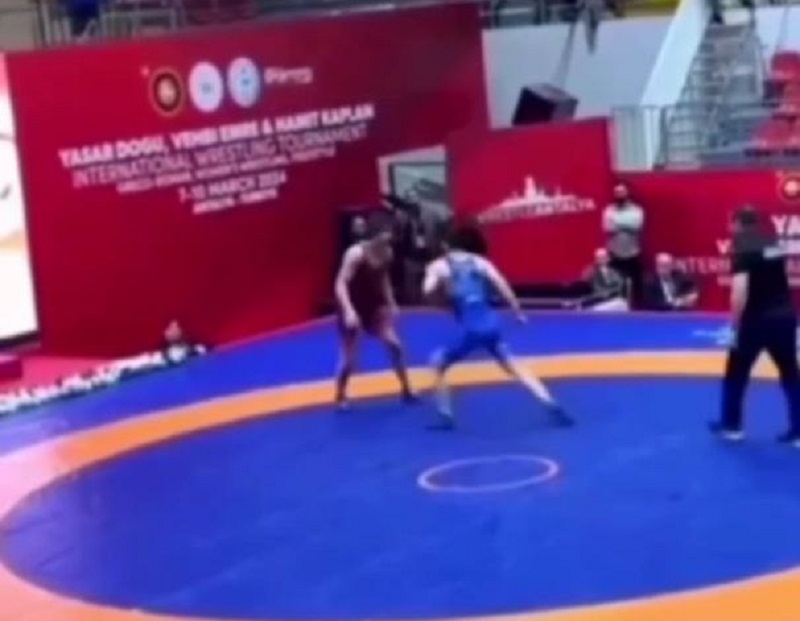 Iranian and Turkish athletes got into a hand-to-hand fight - the athletes were disqualified