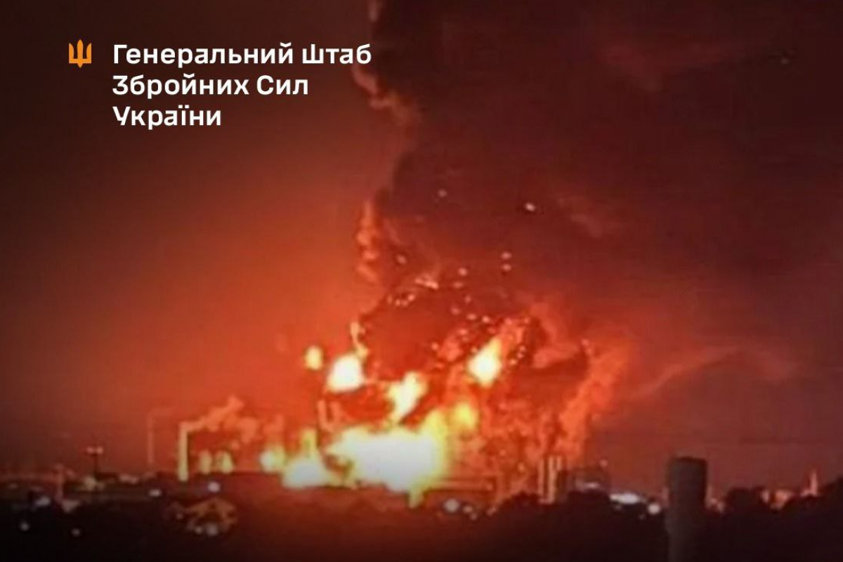 Ukrayna ordusu Rusiyada iri neft emalı zavodu, gəmi və neft bazasını dronlarla vurub