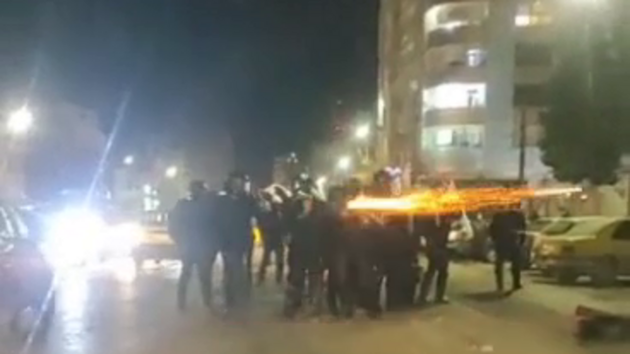 İranın cənub-şərqində təhlükəsizlik qüvvələri etirazçılara atəş açıb
