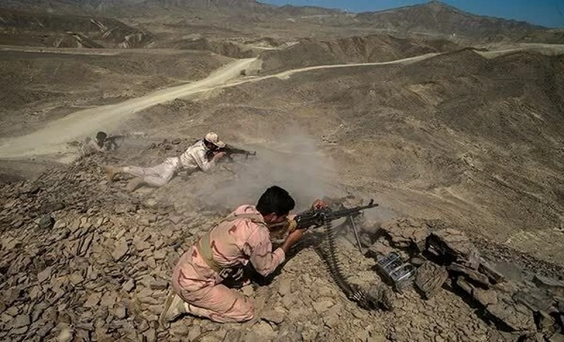 Iran border guards shoot two brothers
