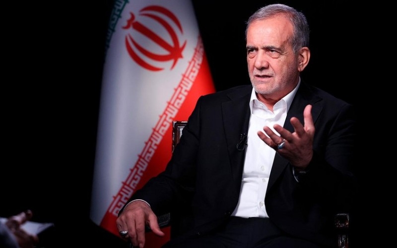 Pezeşkian: Trampın addımları bölgəni oda aparır