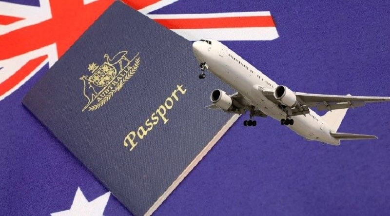 Australia warns its citizens not to visit Iran