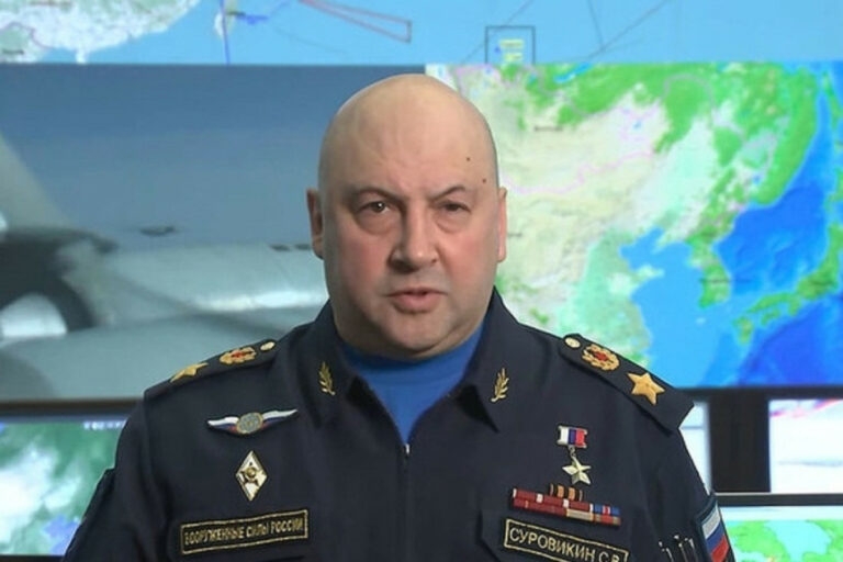 Rusiyalı general hərbi qiyama dəstək itithamı ilə həbs edilib