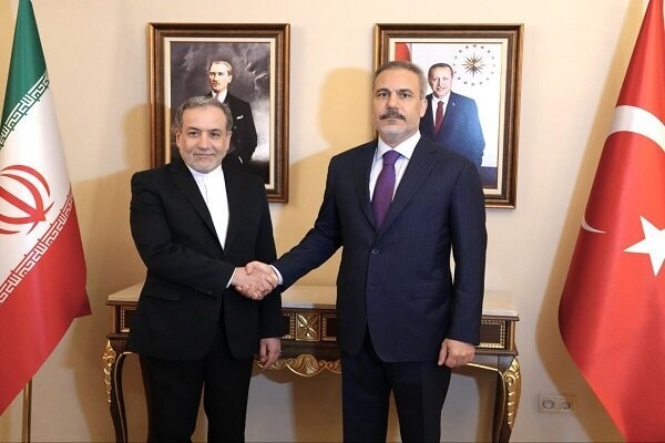 Türkiyə və İran XİN rəhbərləri görüşüb