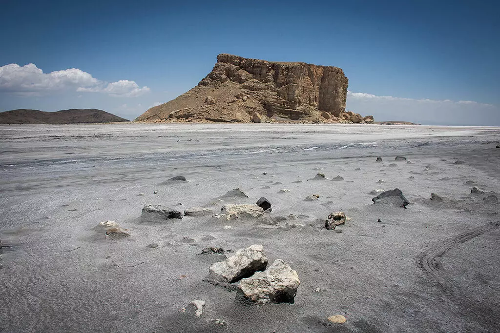 دریاچه اورمیه به یک جزیره حرارتی بزرگ تبدیل شده که مانع بارش می شود