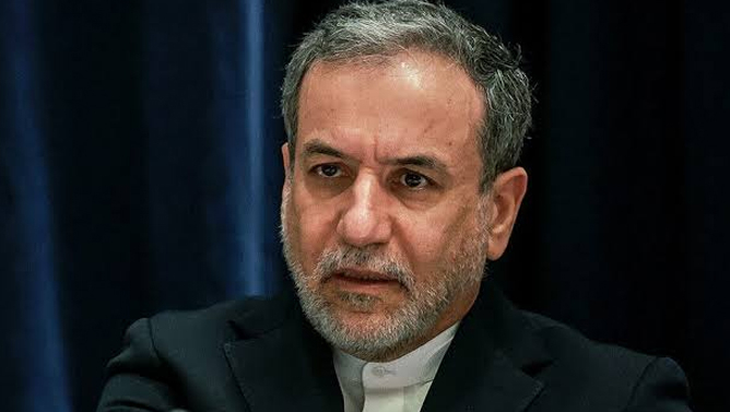عراقچی پس از درگیری ها در هرمز دست به تلفن شد