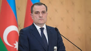 Ceyhun Bayramov Qırğız Respublikasına rəsmi səfərə yola düşüb