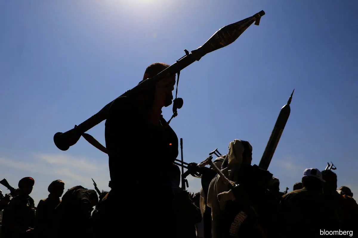 US says warship Mason intercepted a Houthi missile