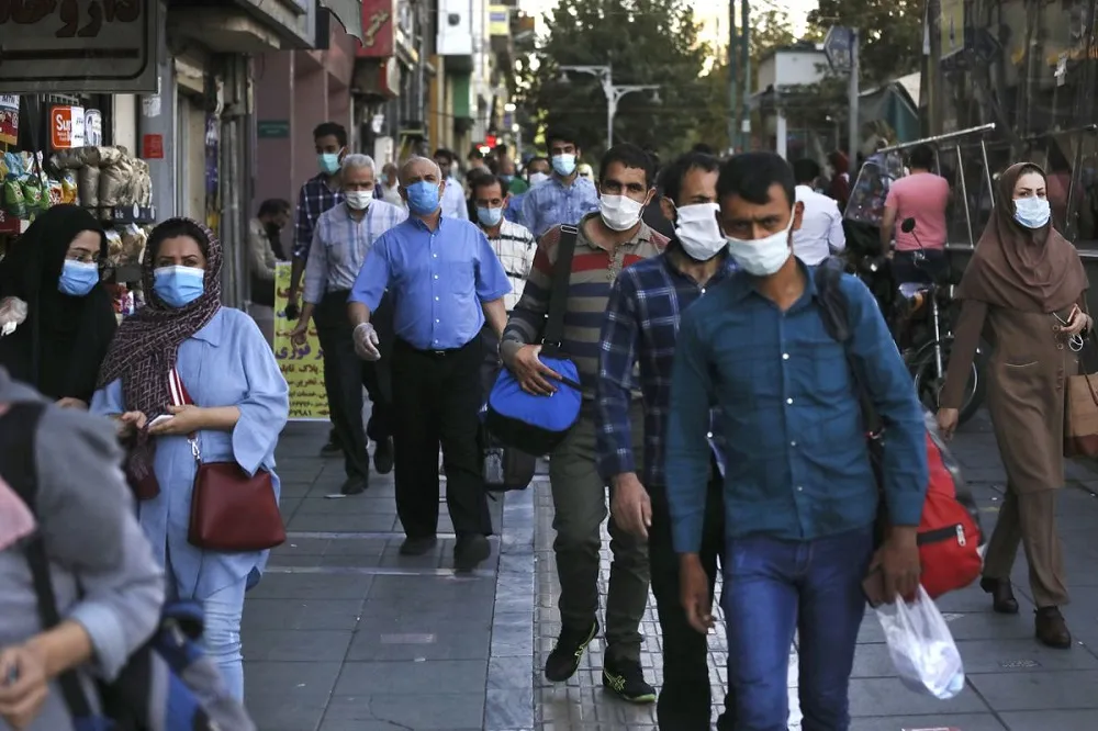 İranda xidmət idxalı rekord həddə çatıb, mal idxalı isə kəskin azalıb