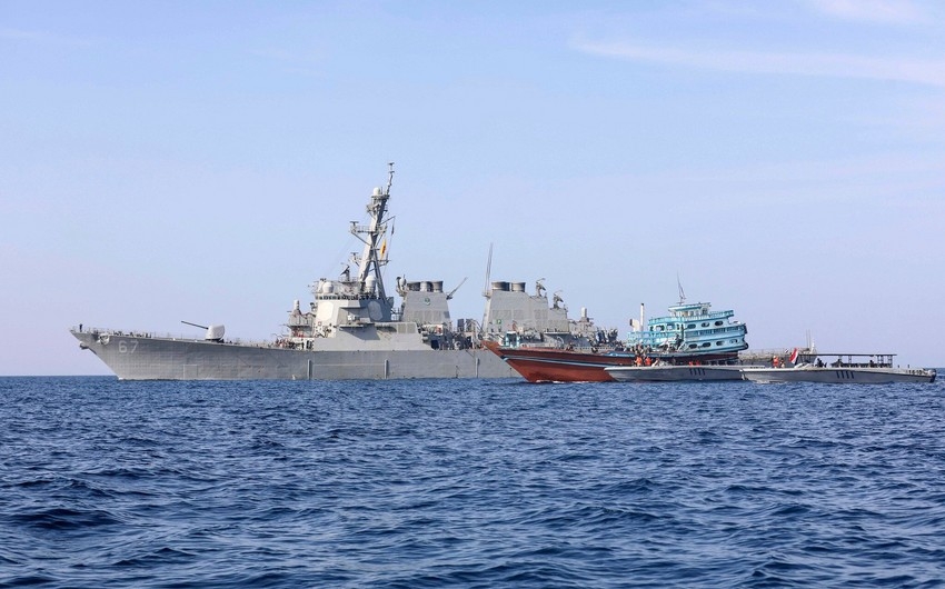 Amerika hərbi gəmisi Oman körfəzində İranın nəzarətində olan sulara yaxınlaşıb