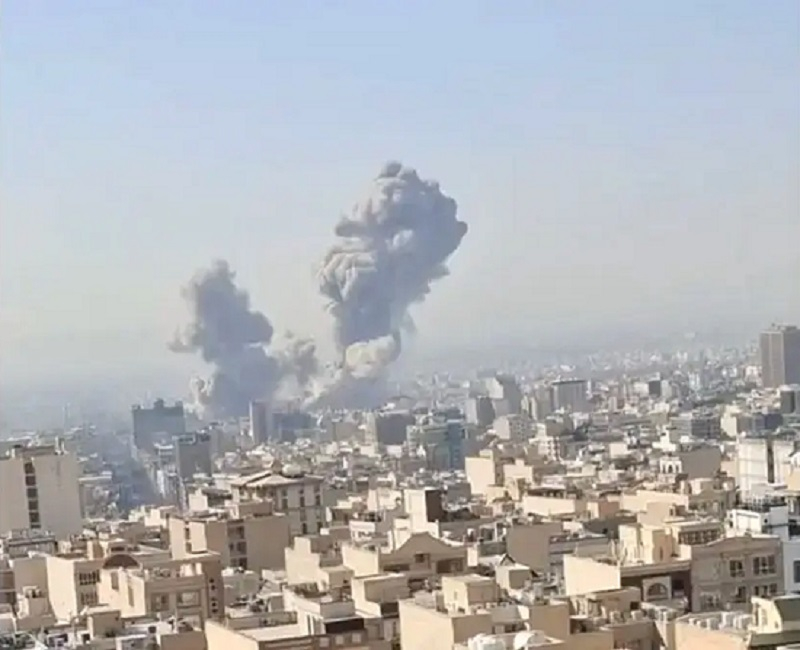 Urmiyada iki hökumət mərkəzi bombalanıb
