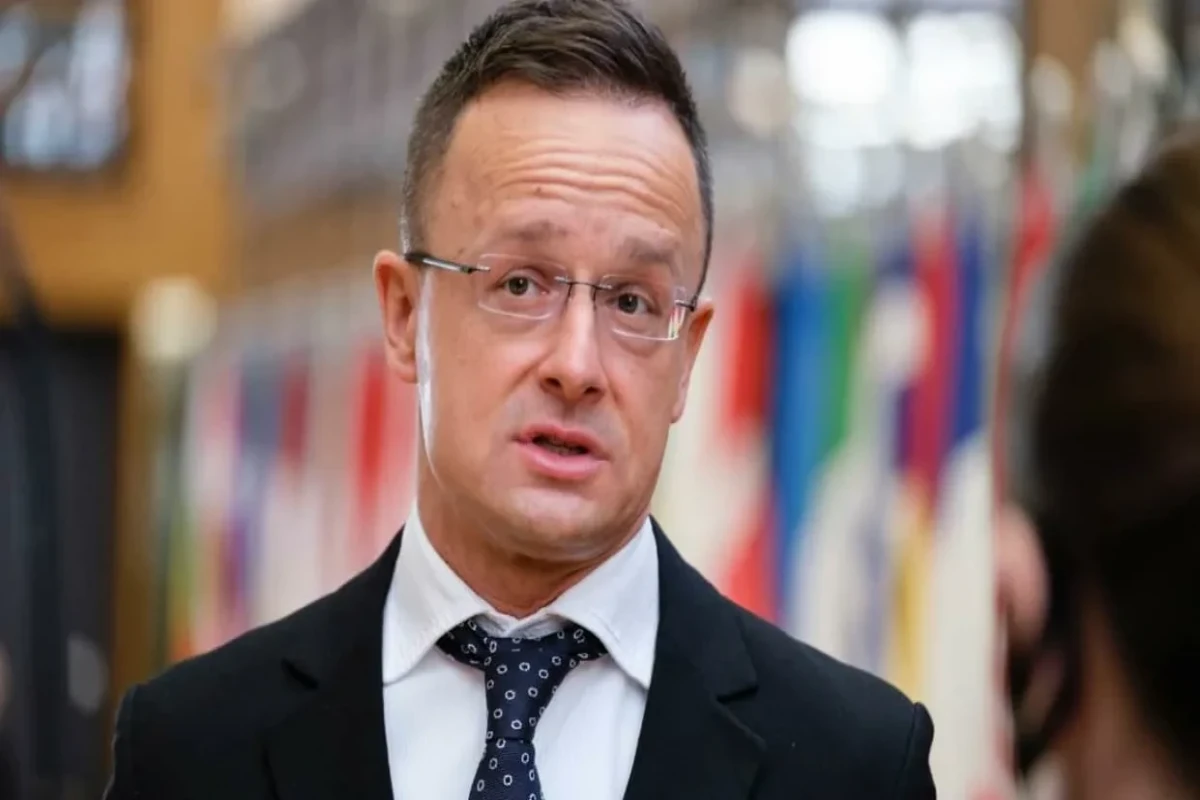 Siyarto: Macarıstan Ukraynaya silah göndərmir və göndərməyəcək