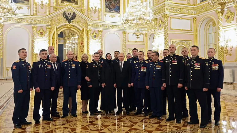 پوتین «در جمع سربازانش» بار دیگر نامزد انتخابات شد