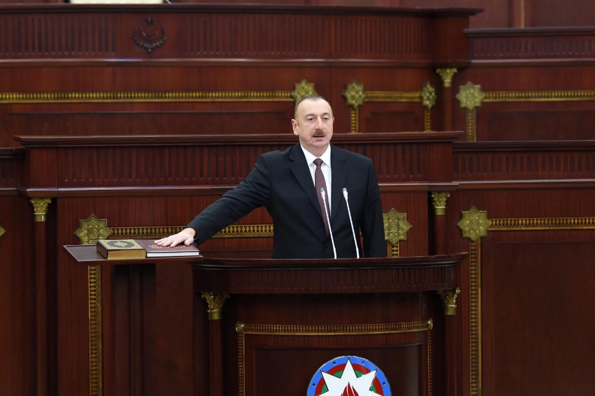 Prezident İlham Əliyev and içib