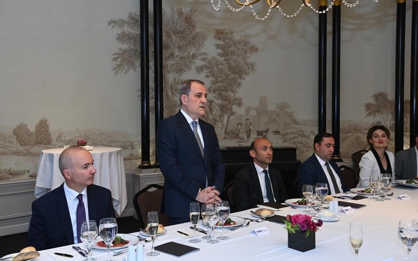 Ceyhun Bayramov ATƏT ölkələrinin dəyirmi masasında iştirak edib