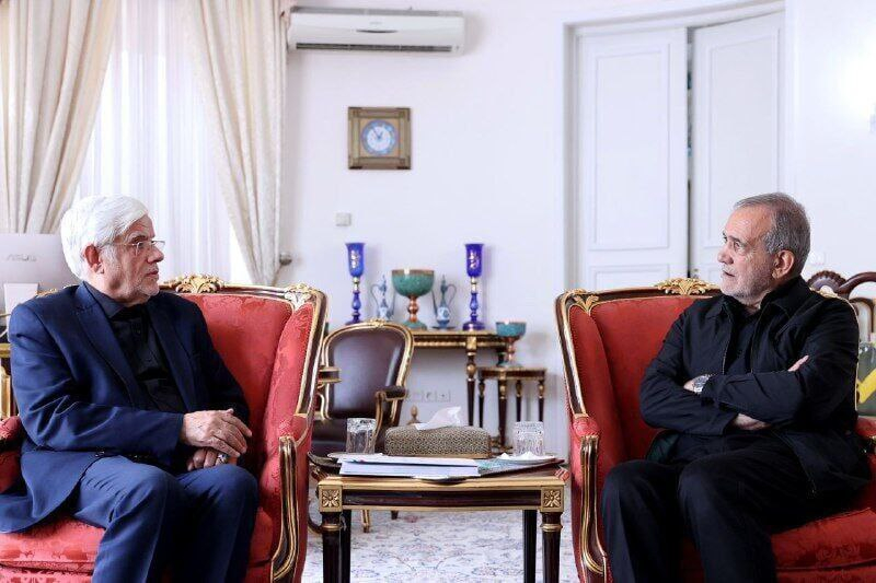Pezeşkian komandasına narazılıq - Vitse-prezident istefa ərizəsi yazıb