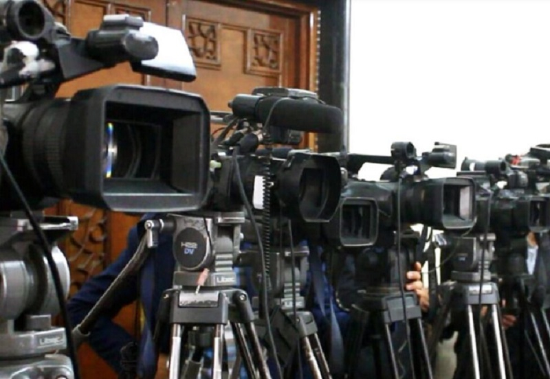 Tehran Prosecutor’s Office Bans Journalist from Media Activities