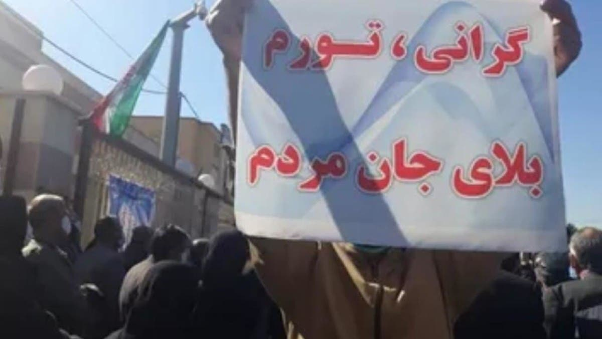 تورم آذرماه از ۵۲ درصد فراتر رفت
