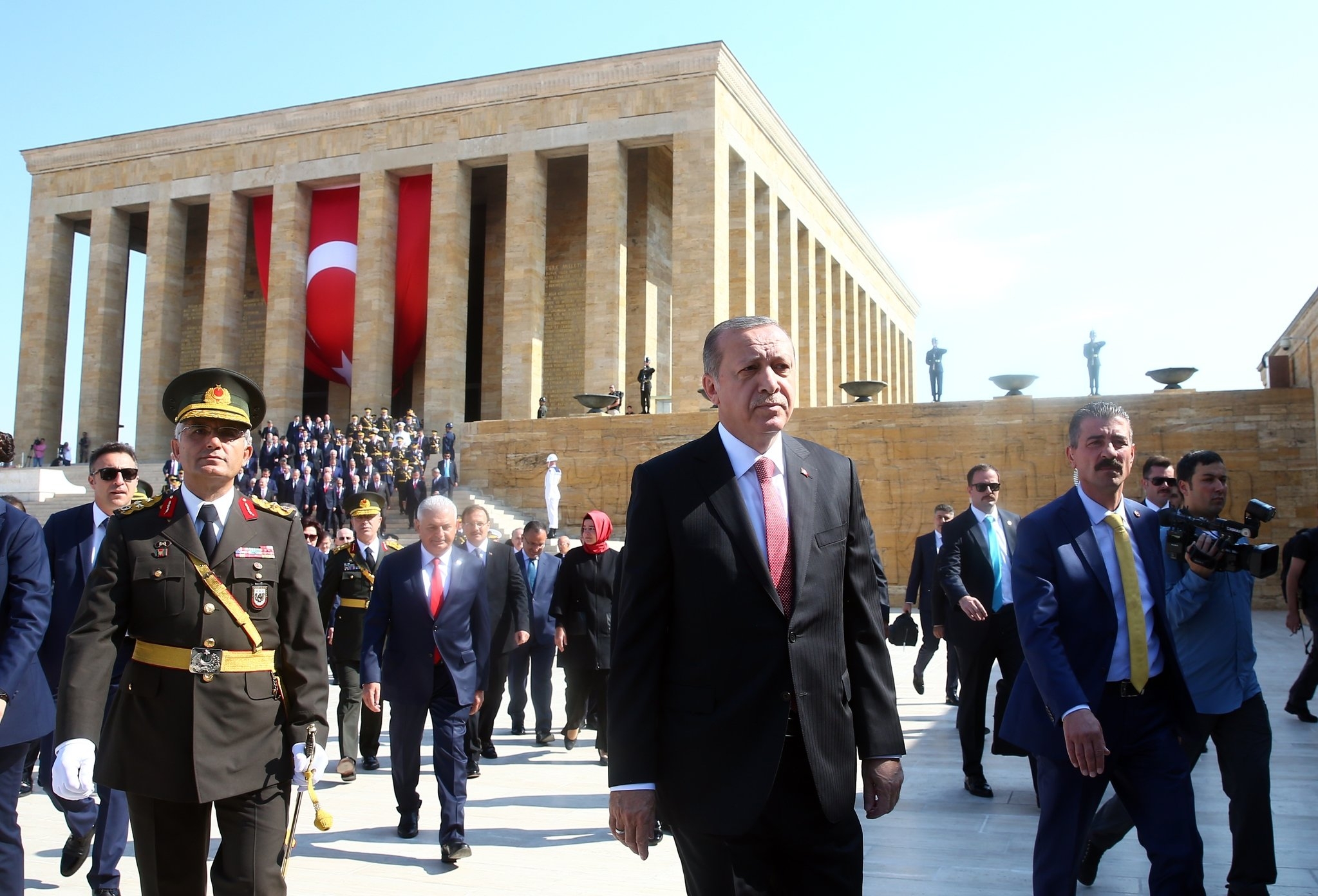 Ərdoğan Atatürkün məzarını ziyarət edib