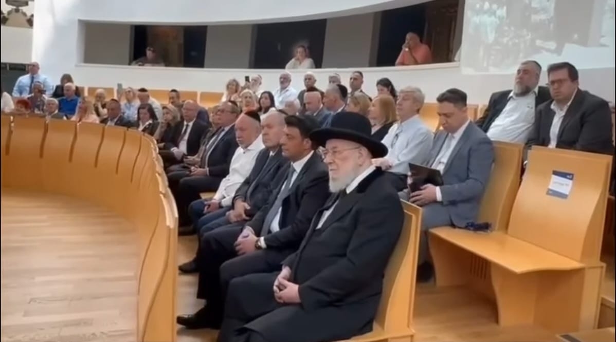 Beynəlxalq STMEGİ xeyriyyə Fondunun prezidenti German Zaxaryayevin dəstəyi və yardımı ilə Yad Vaşemdə yenilənmiş  Qəhrəmanlıq Sütununun xüsusi mərasimlə açılışı olub.
