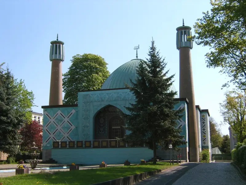 اشپیگل: رییس مرکز اسلامی تعطیل شده هامبورگ از خامنه‌ای دستورالعمل می‌گرفت