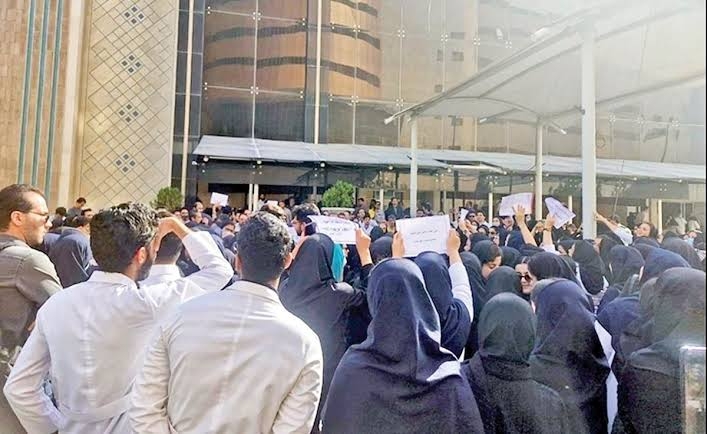 ادامهٔ اعتراضات پرستاران با وجود وعدهٔ پزشکیان برای پرداخت مطالبات
