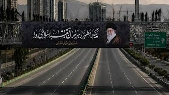 تشییع جسد ۴ ماهه خامنه‌ای کل کشور را تعطیل کرد