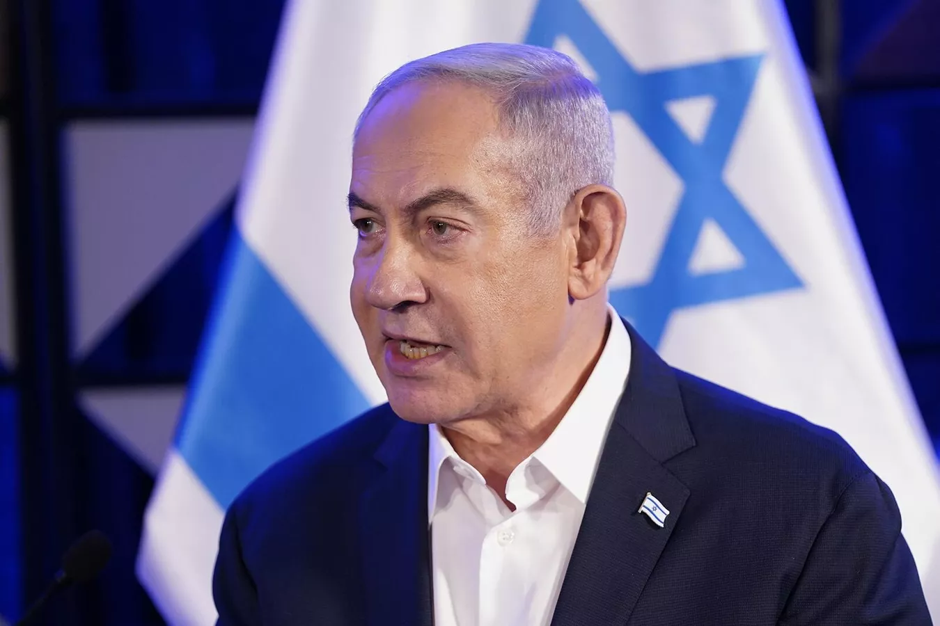 Israel has informed US that it will target military facilities in Iran