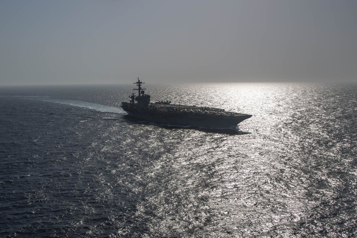 USS Abraham Lincoln İran blokadasını Ərəb dənizində icra edir