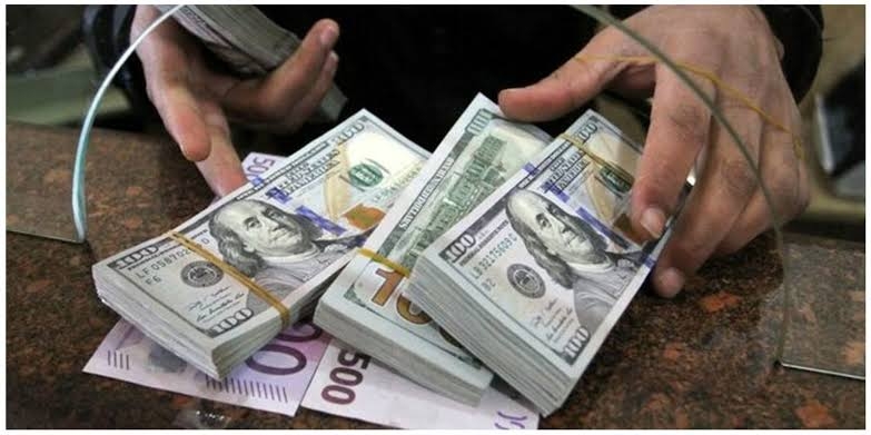 واکنش وزیر اقتصاد به دلار ۷۲ هزار تومانی: ربطی به دولت ندارد