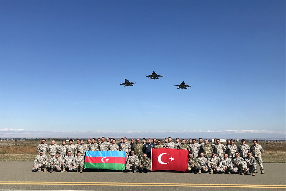 Türkiyənin F-16-ları Azərbaycanda