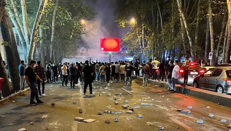 دیده‌بان حقوق بشر: سه سال پس از اعتراضات ۱۴۰۱، عاملان سرکوب همچنان مصونیت دارند