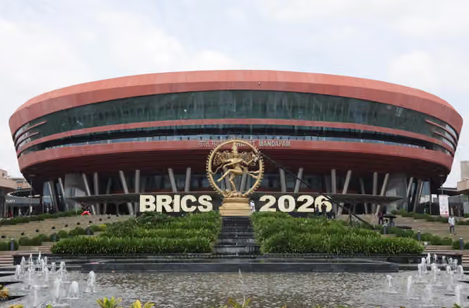 BRICS İran və BƏƏ arasındakı fikir ayrılıqlarından sonra müharibə, sanksiyalar və nüvə riskləri ilə bağlı bəyannamə qəbul edib