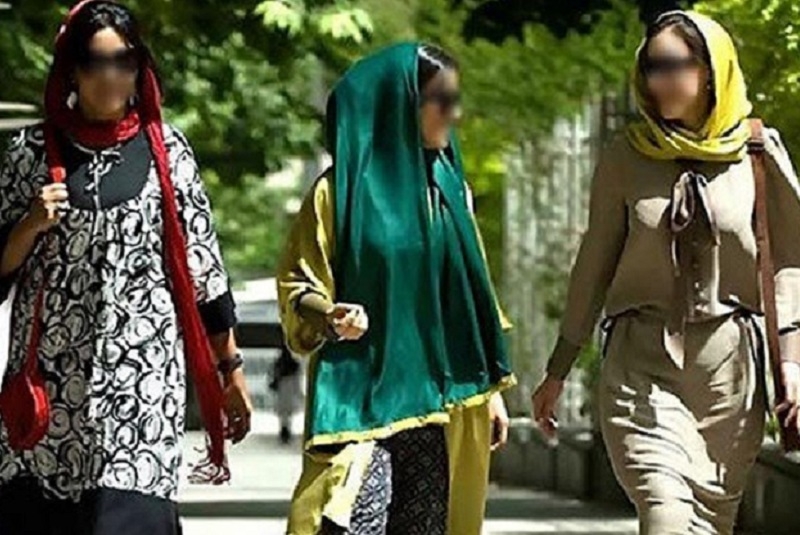 Tehranda hicabsız qadınların sayı iki dəfə artıb