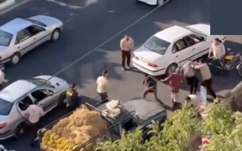 Violence against street vendors in Qazvin - Protest held