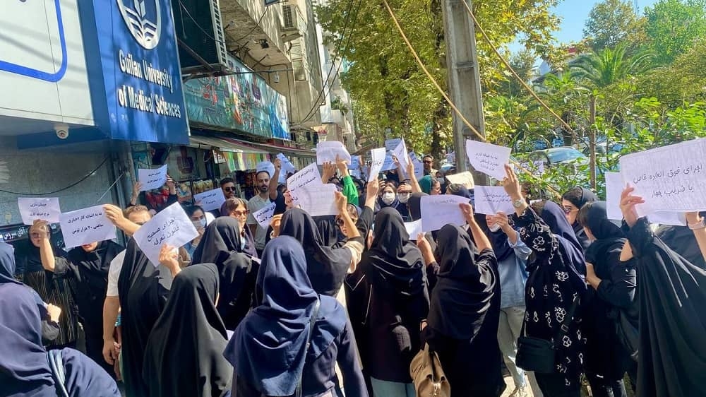 Protests by nurses continue