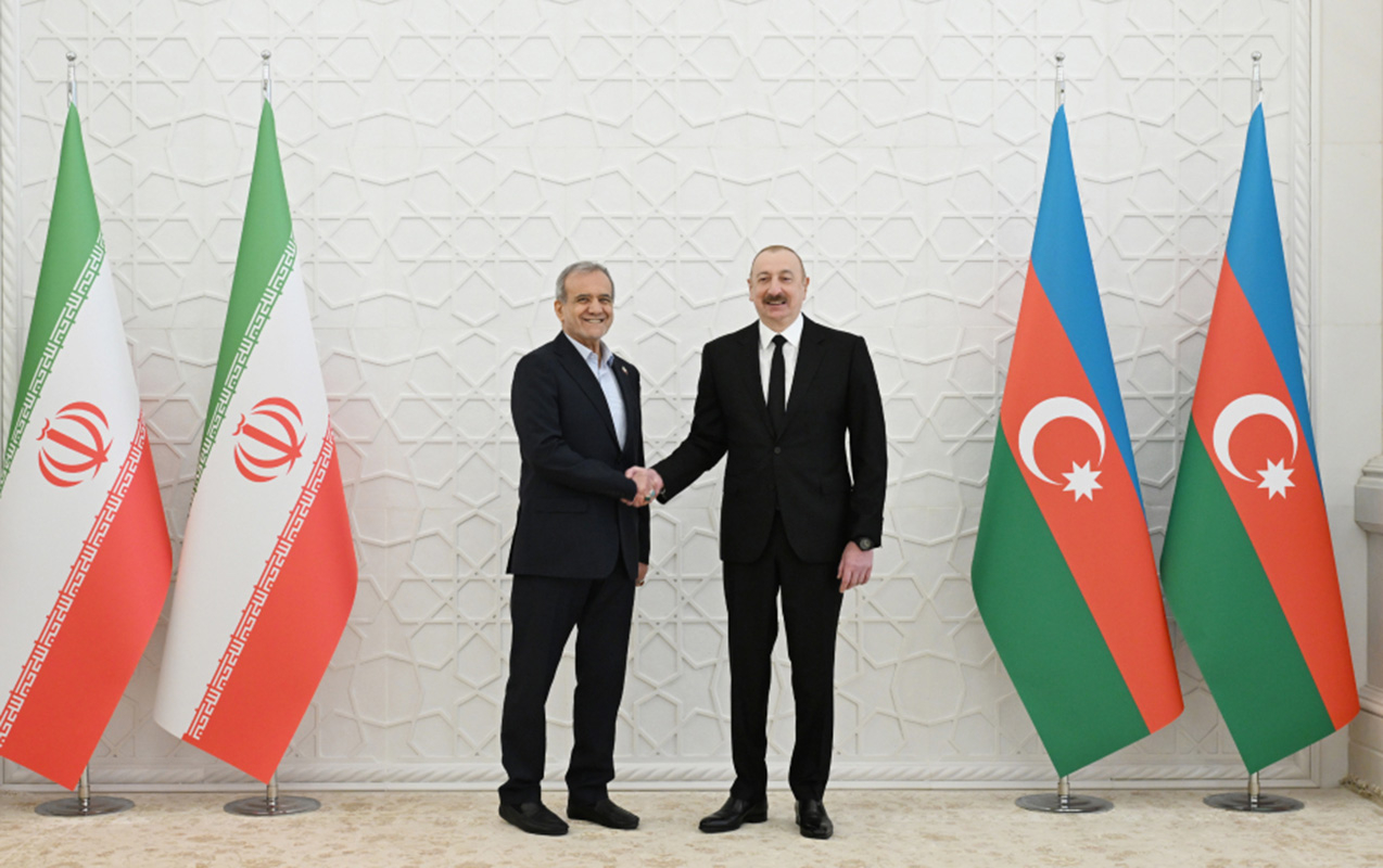 Məsud Pezeşkian Prezident İlham Əliyevə zəng edib
