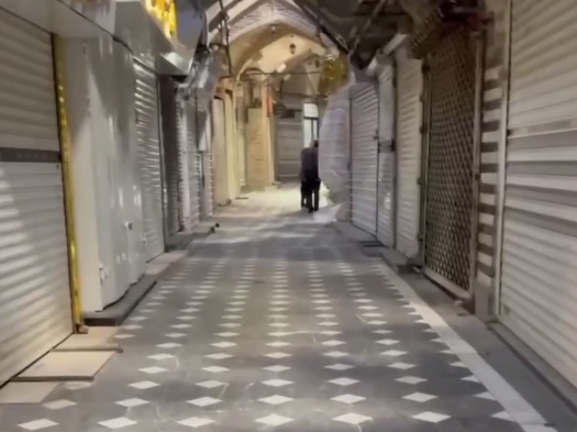 از تبریز تا همدان؛ اعتصاب طلافروشان و تعطیلی بازار زرگران شهرهای آذربایجان در اعتراض به قانون جدید مالیات 