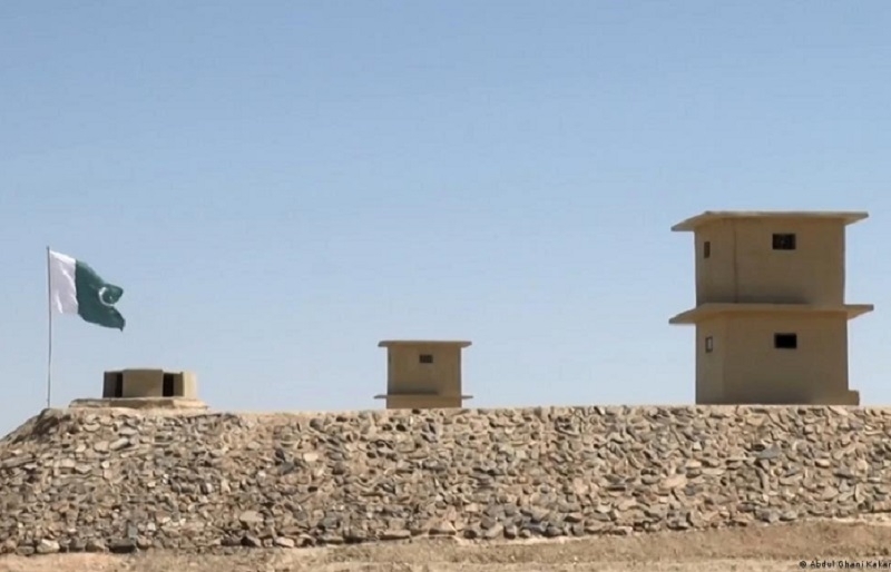 Iranian troops shot four Pakistanis