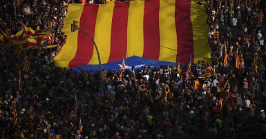 ساکنان کاتالونیا با راهپیمایی خواستار استقلال شدند