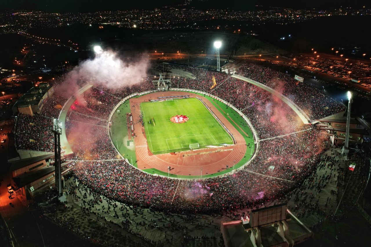 “Tractor FC” faced “Sepahan SC” - national slogans were chanted in the stadium