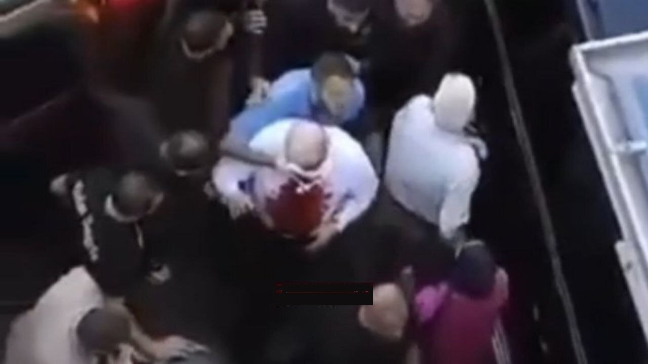 سفیر ایران در لبنان یک چشم خود را از دست داد