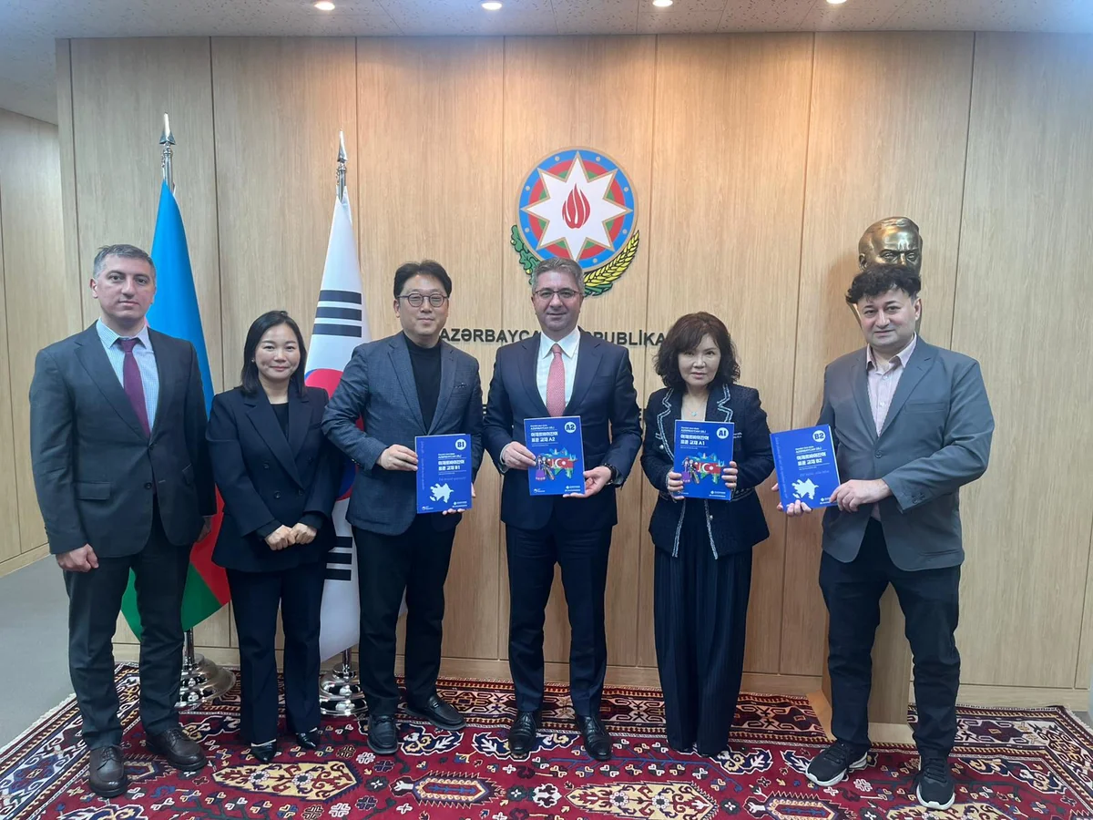 Cənubi Koreyda Azərbaycan dilinin öyrədilməsi ilə bağlı dərsliklər nəşr olunub