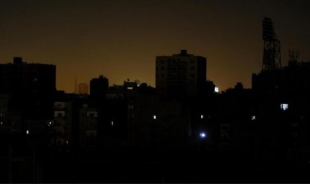 گزارش آسوشیتدپرس از قطع برق در ایران: زندگی مردم مختل شده است