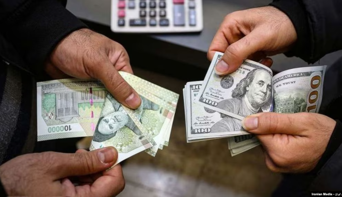 دلار از ۶۲ هزار تومان گذشت؛ پس لرزه‌های اقتصادی حمله به کنسولگری ایران در دمشق